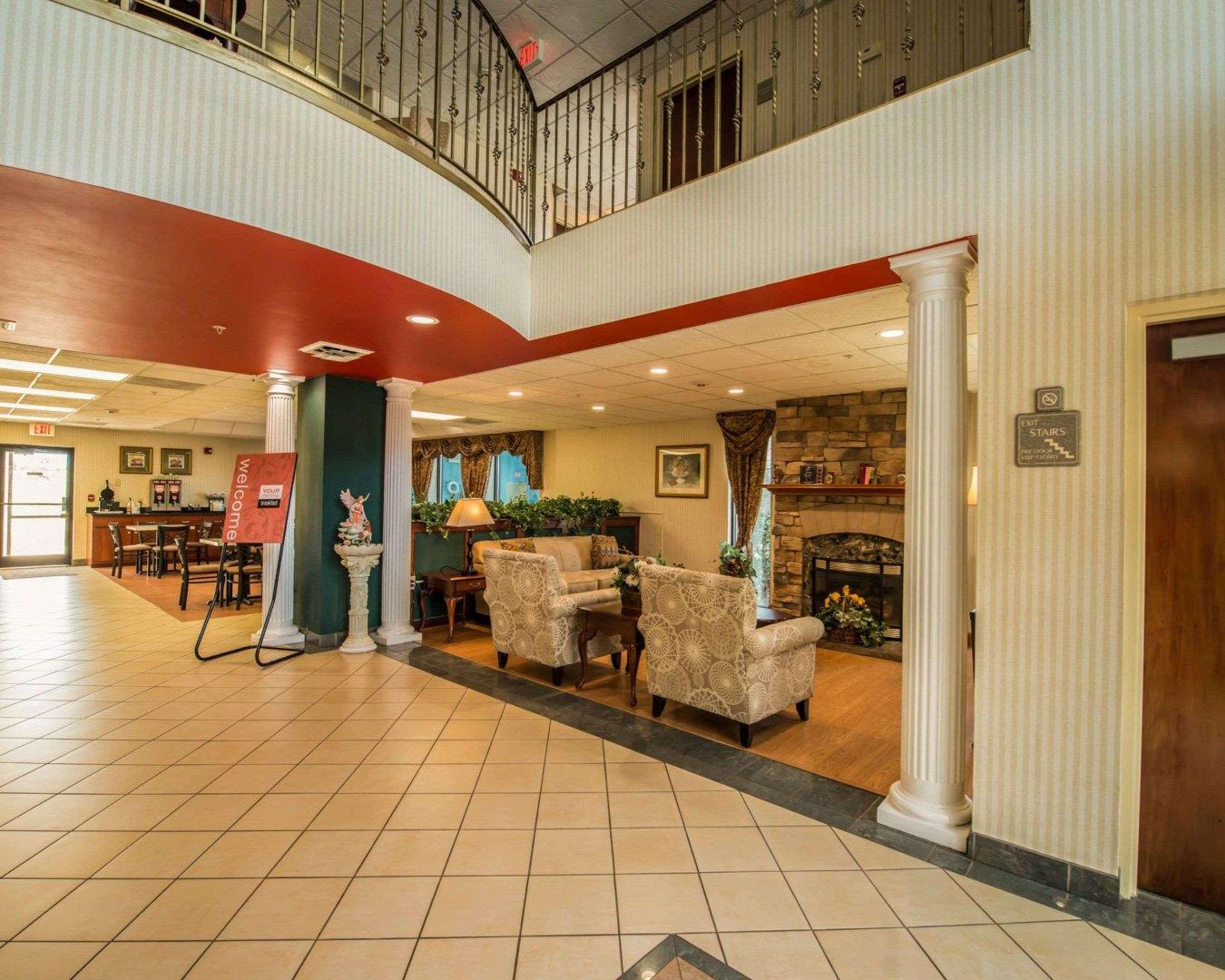 Comfort Inn & Suites Моргантон Экстерьер фото