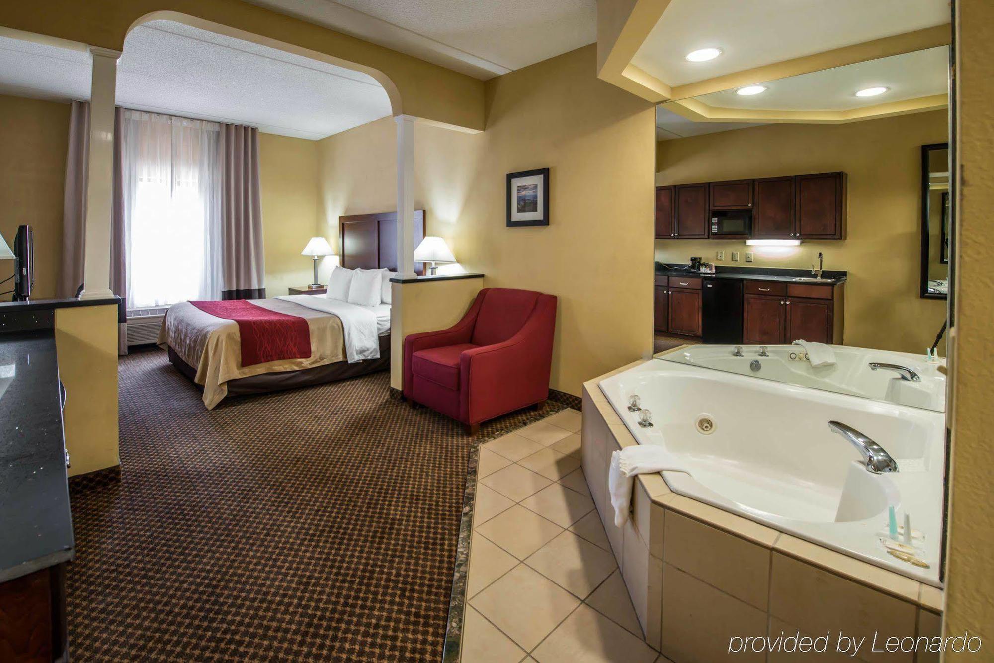 Comfort Inn & Suites Моргантон Экстерьер фото